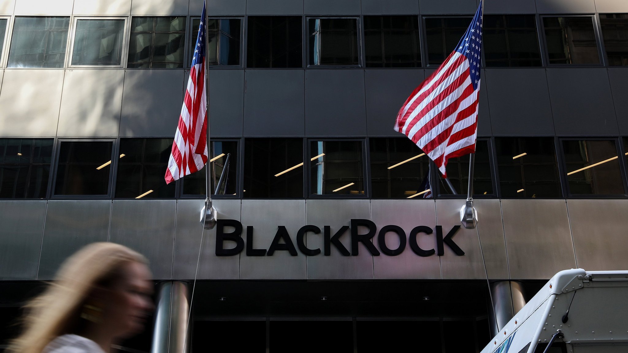 blackrock-(blak34)-amplia-lucro-no-4t23-e-anuncia-compra-da-gestora-de-private-equity-gip-por-us$-12,5-bi